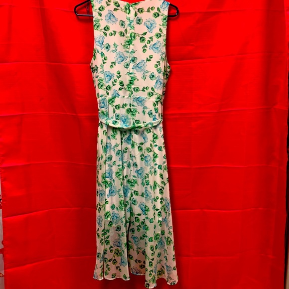 Women’s dress - Picture 2 of 2